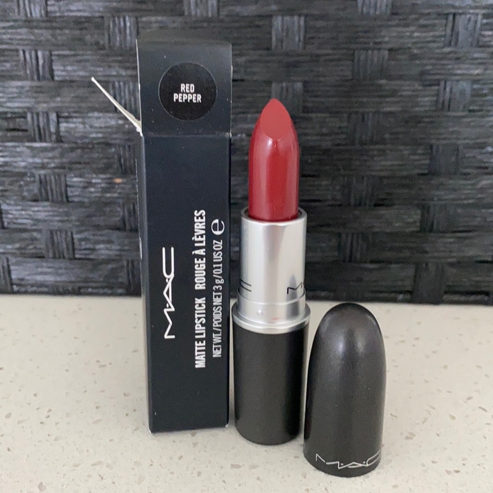 MAC Matte Lipstick in Red Pepper BNIB